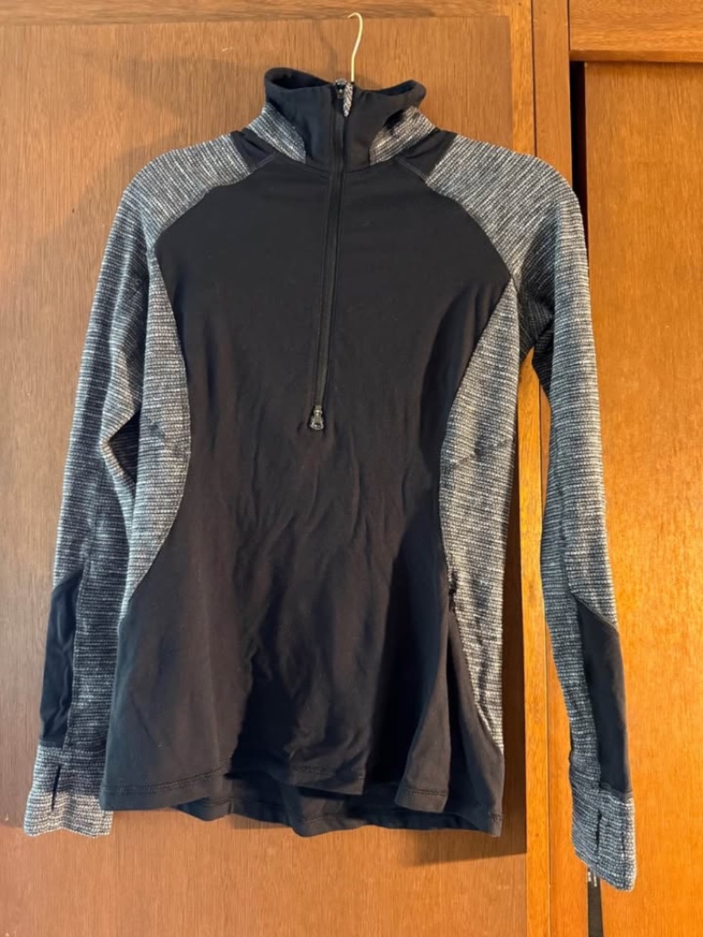 Lululemon Long Sleeve Zip Top Sz 6 Black Gray Striped Half Zipper Fitness